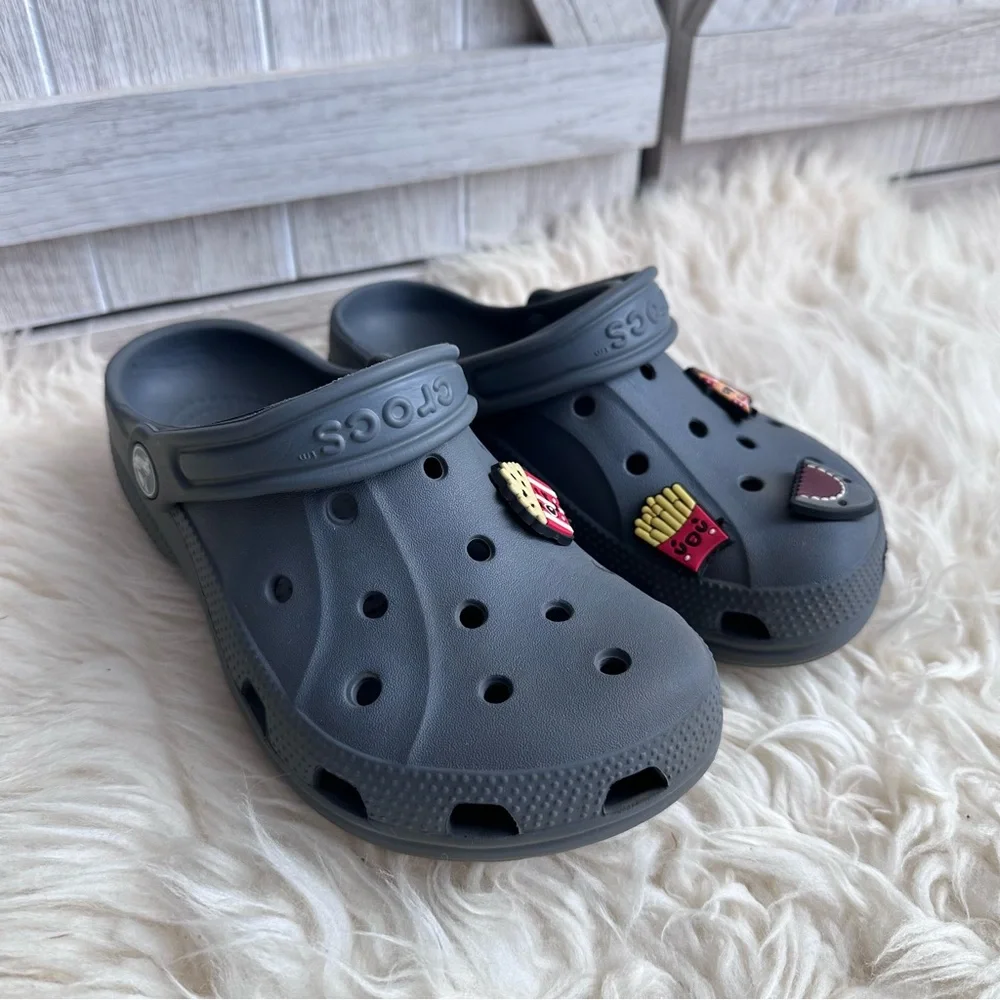 Kids Slate Grey Classic Crocs Size J2 - Picture 1 of 5